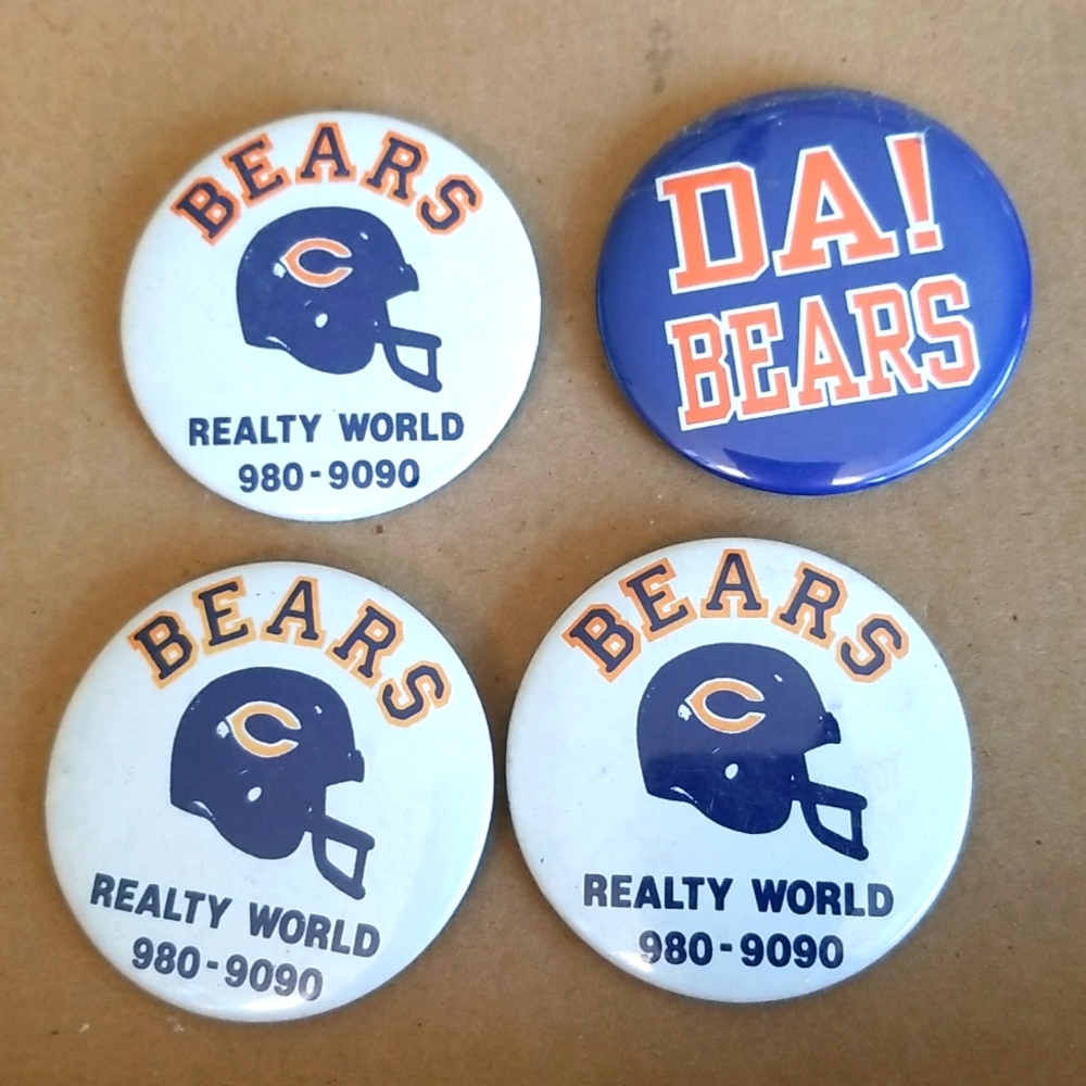 DA! BEARS football button pins